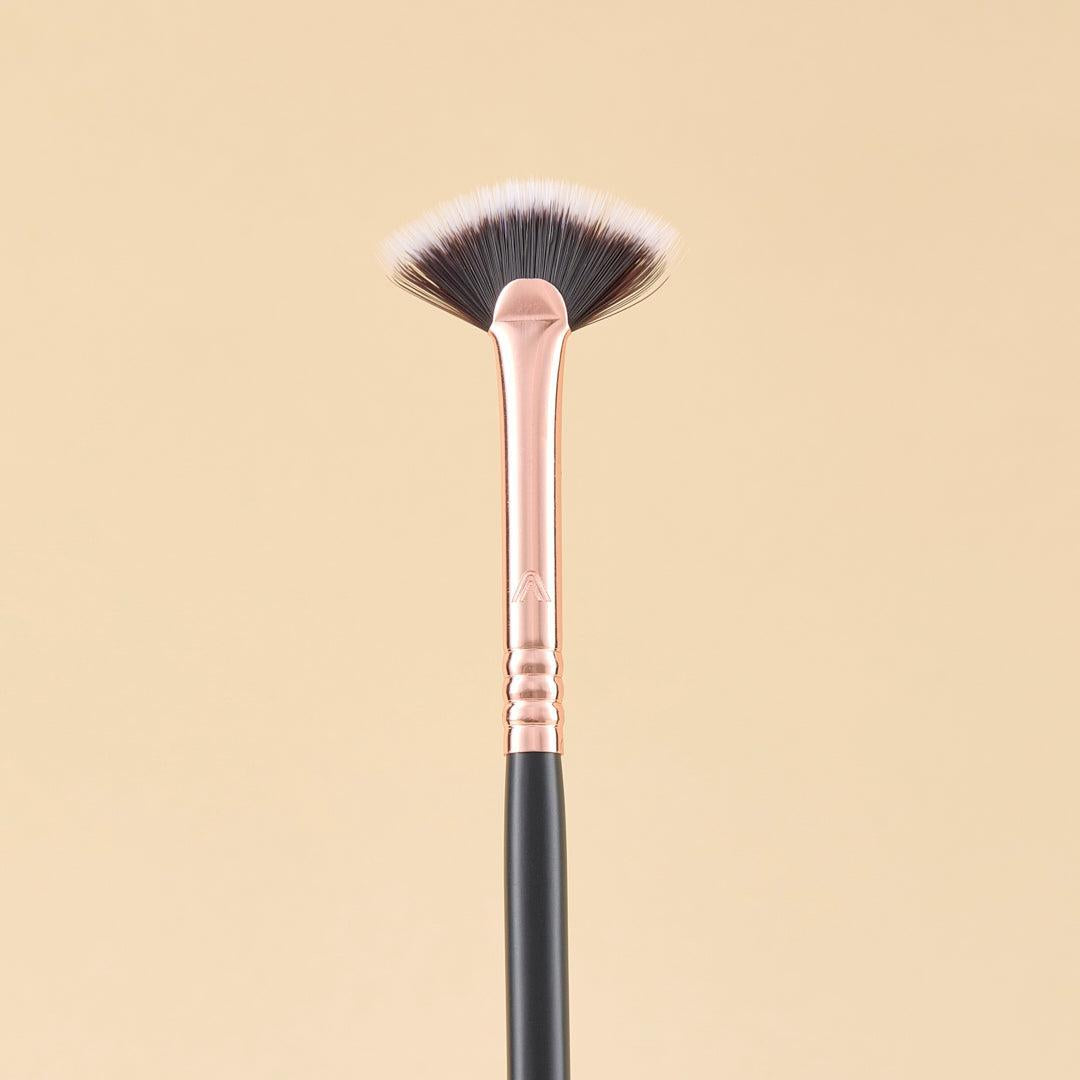 Pincel Abanico Mini Black Gold Atenea – foto 4