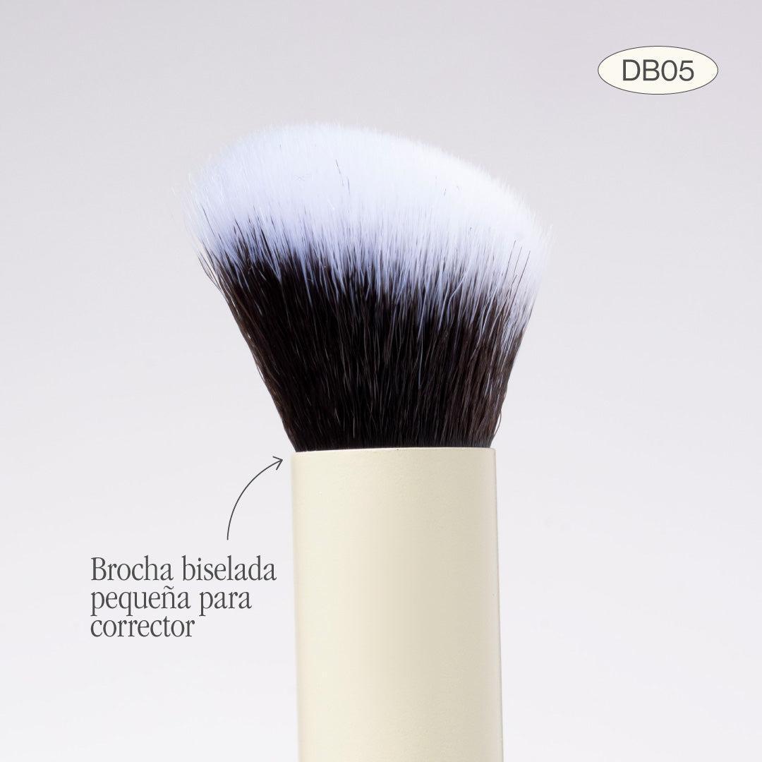 Duo Glam Brocha Para Polvo/Corrector Atenea – foto 4