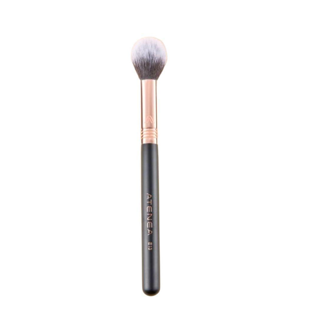 Brocha Iluminador / Rubor Black Gold Atenea